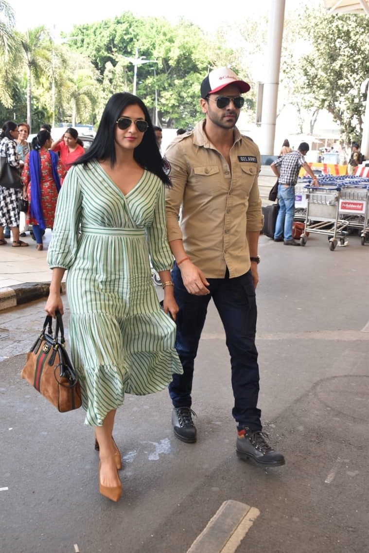 airport looks, airport look, alia bhatt photos, kangana ranaut photos, aditya roy kapur photos, kiara advani photos, suny leone photos, Indian Express, Indian Express news