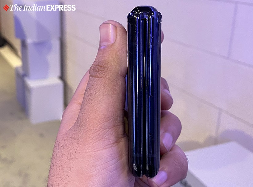 Galaxy Z Flip, Samsung Galaxy Z Flip, Galaxy Z Flip vs Motorola Razr, Razr price in India, Galaxy Z Flip price in India, Samsung Galaxy Z Flip review