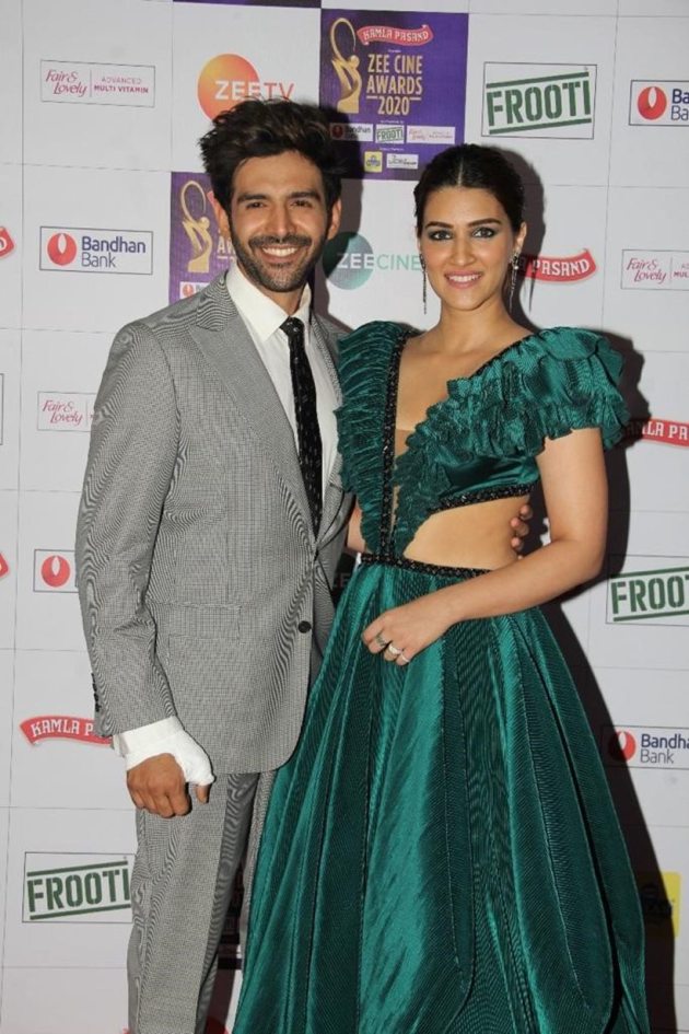 kartik aaryan with kriti sanon zee cine awards 2020