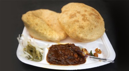chhole bhature, halwai, street food, Delhi, kabuli chana, KT Achaya, The Illustrated Foods of India, Lizzie Collingham, Curry: A Tale of Cooks and Conquerors