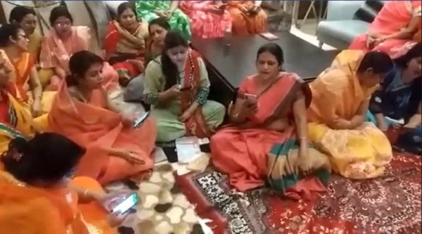 coronavirus, coronavirus india, corona virus bhaag ja, coronavirus song, women sing coronavirus song, viral videos, indian express, coronavirus holi song