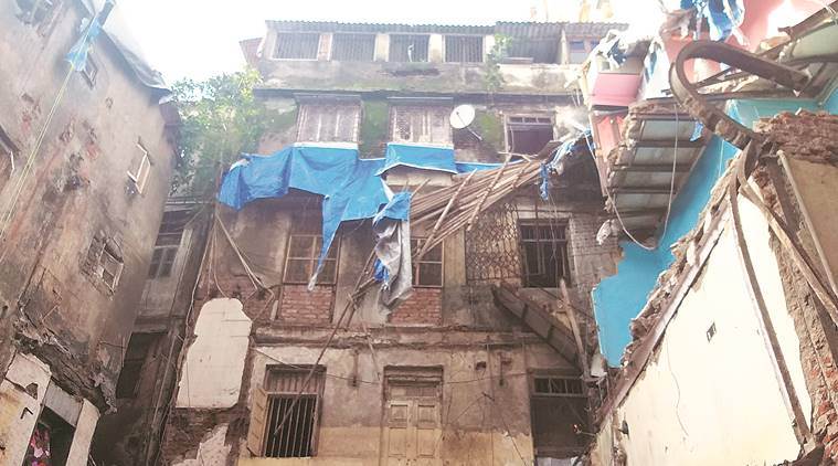 dongri buikding collapse, dongri building collapse case, dongri building collapse arrest, dongri building trustees, mumbai news, indian express