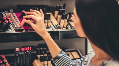 Tips to identify originals from fake cosmetic products