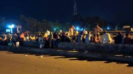 gujarat Migrant workers, India lockdown, over 1000 stranded at Gujarat border, India lockdown impact, covid-19 outbreak, coronavirus india, Indian express