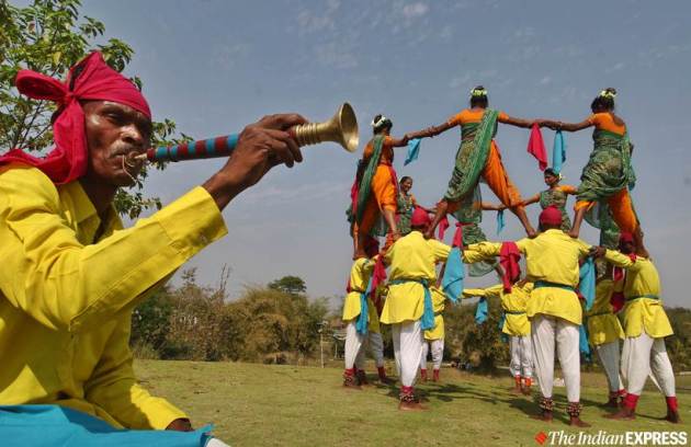 tribal holi, holi celebrations, gujarat holi, tribal holi celebration photos, navsari, india news, indian express