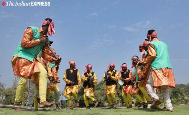 tribal holi, holi celebrations, gujarat holi, tribal holi celebration photos, navsari, india news, indian express