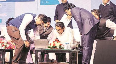 Madhya Pradesh, Madhya Pradesh govt, Kamal Nath Dwar Praday Yojana launch, Dwar Praday Yojana, doorstep delivery of govt documents, Kamal nath, Indian express