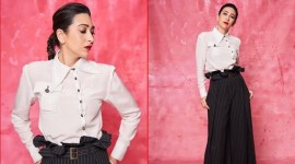 karisma kapoor, karisma kapoor latest photos, karisma kapoor latest photos, karisma kapoor mentalhood photos, indian express, indian express news