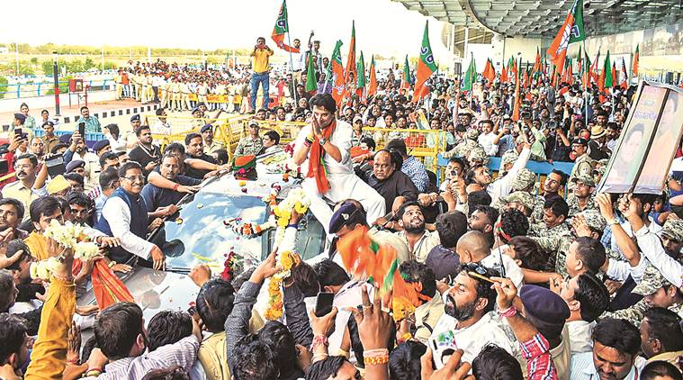 Jyotiraditya Scindia, Jyotiraditya Scindia forgery case, case against Jyotiraditya Scindia, Jyotiraditya Scindia joins bjp, congress Jyotiraditya Scindia