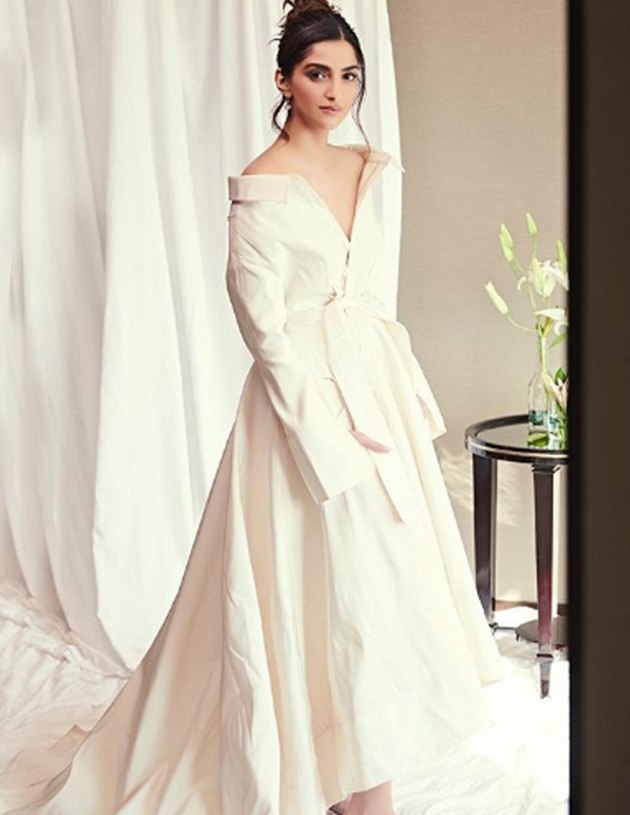 deepika padukone, malaika arora, sonam kapoor, sara ali khan, alia bhatt, gown photos, celebrity photos, bollywood photos, indian express, indian express news