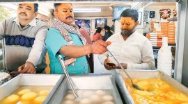 surbhi gupta 759 sweet shop, Shri Banke Bihari Brijwasi Rasgulle Waale, Kamla Nagar, Delhi food, Delhi sweet shop, Families in Food, Braj food, Braj sweets