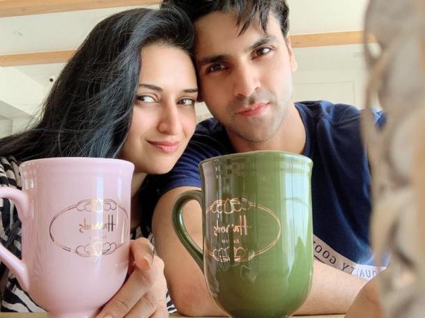 divyanka tripathi husband photos