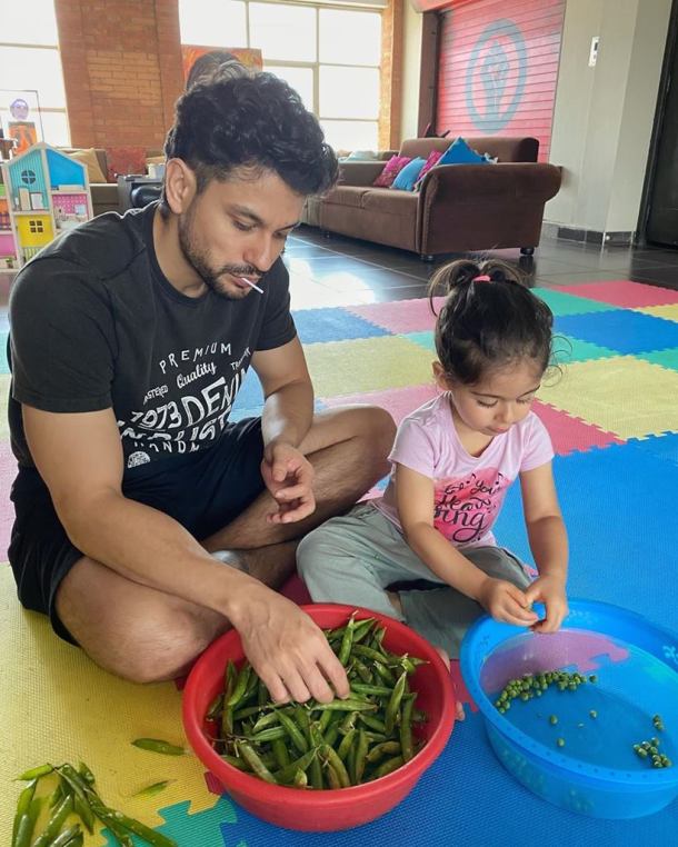 kunal kemmu and daughter inaaya naumi kemmu