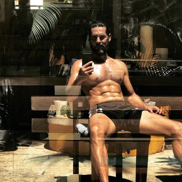 dino morea gym selfie