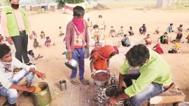 Delhi Police report on migrant camps: Fans not working, bad food