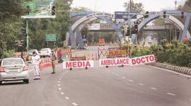 Delhi coronavirus cases, coronavirus cases Delhi, Delhi COVID containment zones, Delhi borders sealed, Delhi Noida border sealed, Delhi news, city news, Indian Express