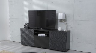 How to mirror your phone onto your TV, Watch your phone on TV, phone mirroring, phone trick, How to mirror your phone to TV and watch shows on the big screen