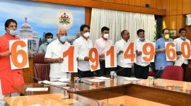 bengaluru doorstep delivery, essential delivery bengaluru, bbmp doorstep delivery, bengaluru news, india lockdown, karanataka lockdown, indian express