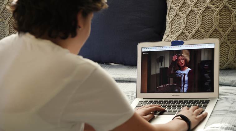 How to watch movies online with friends without leaving your home