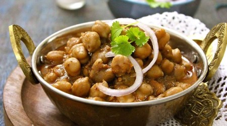 chole recipe, how to make chole recipe, perfect chole recipe, indianexpress.com, indianexpress, chole bhature, chole chawal recipe, north indian dish recipes, north indian spices, spicy gravy, mistakes in chole, how to make perfect chole,