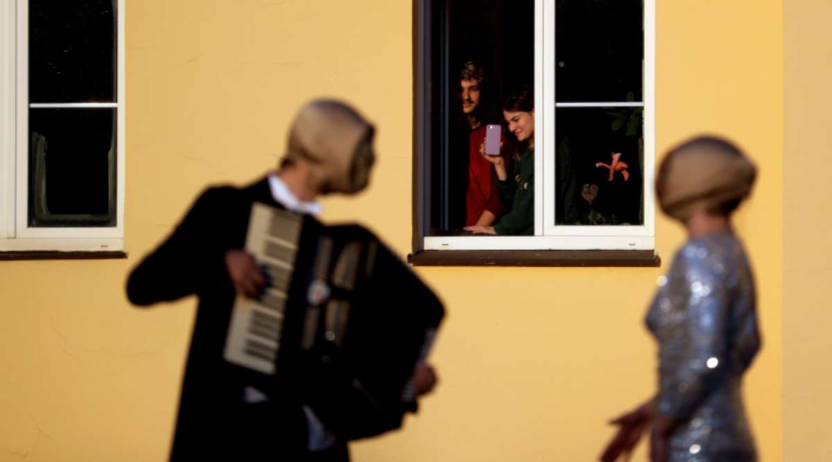 Coronavirus live news updates: Trump threatens WHO; Wuhan lifts lockdown