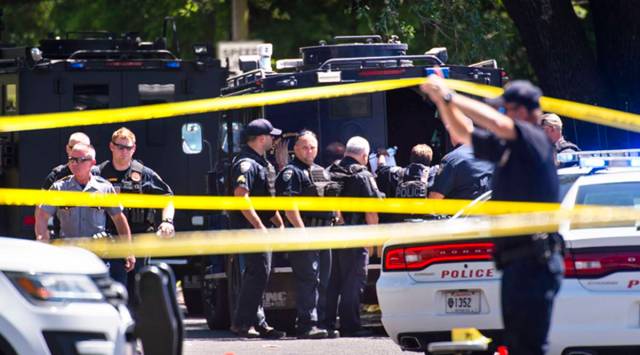 Police: 1 officer dead, 1 more wounded in Louisiana shooting
