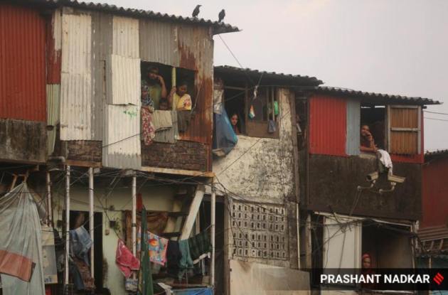 bandra migrant workers, migrant protest bandra, bandra station migrants, lockdown extension, pm modi lockdown extension, maharashtra coronavirus cases, coronavirus lockdown, india lockdown, coronavirus news, latest news