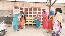 coronavirus cases, india lockdown, NGO rescues pregnant woman, migrant workers, construction workers, Chandigarh news, indian express