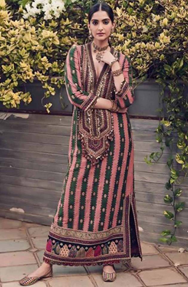 sonam kapoor, sonam kapoor sari, sonam kapoor ethnic, sonam kapoor ethnic looks, sonam kapoor photos, indian express, indian express news