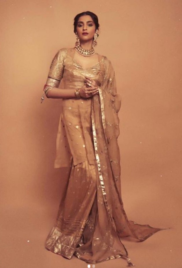 sonam kapoor, sonam kapoor sari, sonam kapoor ethnic, sonam kapoor ethnic looks, sonam kapoor photos, indian express, indian express news