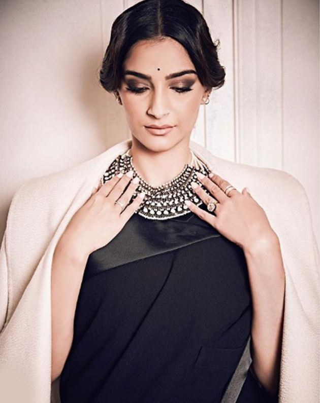 sonam kapoor, sonam kapoor sari, sonam kapoor ethnic, sonam kapoor ethnic looks, sonam kapoor photos, indian express, indian express news