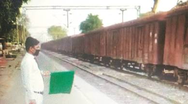 coronavirus, india lockdown, essential services, essential service train, parcel train, essential service train from gujarat to guwati, indian express news