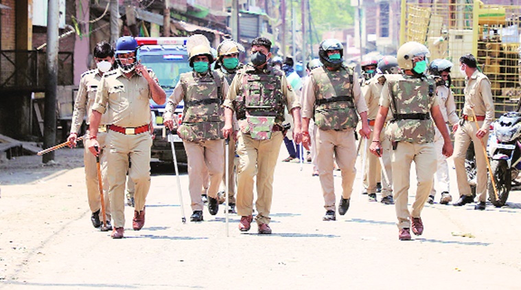 https://images.indianexpress.com/2020/04/up-police-2.jpg