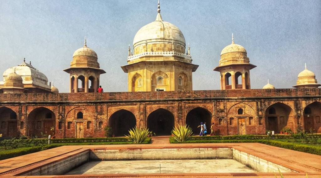 Know Your Monument: 'Taj of Haryana',the Tomb of Sheikh ...