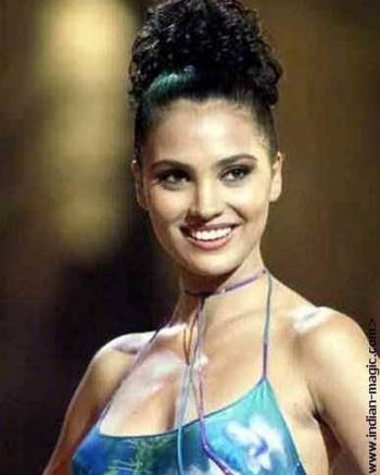 Lara Dutta Reminisces Her Miss Universe 2000 Win With Throwback Photos Entertainment Gallery News The Indian Express