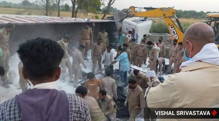 UP migrants accident, UP accident, Auraiya labourers accident, Up truck accident, Uttar Pradesh police, UP lockdown, Coronavirus, Indian express