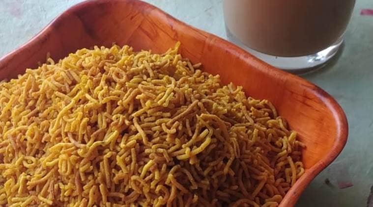 lockdown recipes, healthy eating, aloo bhujiya, shalini rajani column, food, indian express, indian express news 