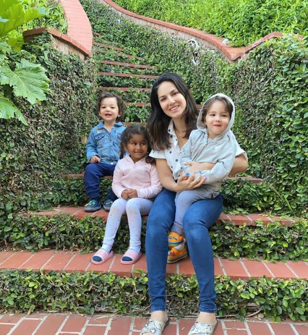 sunny leone with her kids