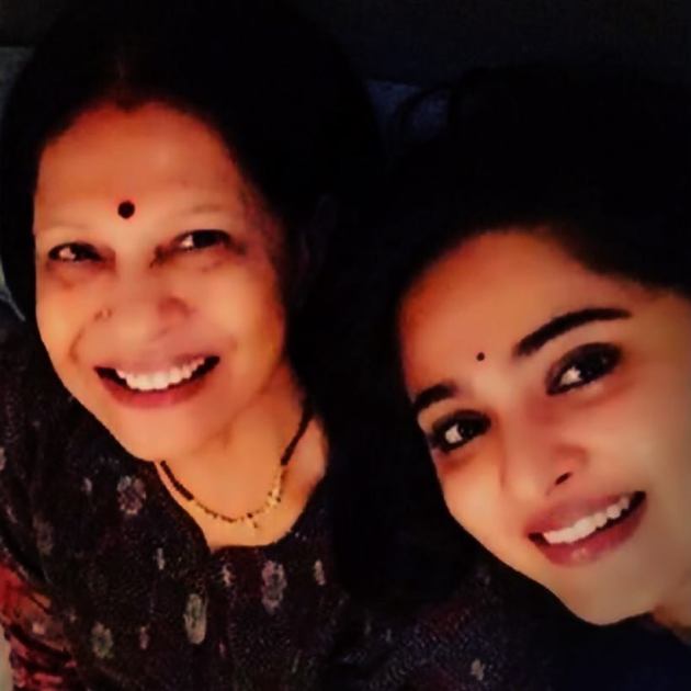 anushka shetty on mother's day