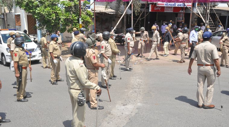 Coronavirus lockdown, UP Police force, civil volunteers, Jhansi news, UP news, Indian express news