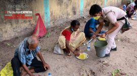 bengal police help 759 shashi west bengal police, barasat police helping homeless, covid 19, coronavirus lockdown india, kolkata police helping homeless, indian express, stories of strength series, indian express covid series