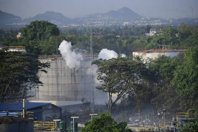 Gas leak, Vishakhapatnam gas leak pic, Vizag gas leak pics, Visakhapatnam pics, LG chemical plant, Gopalapatnam, Indian Express