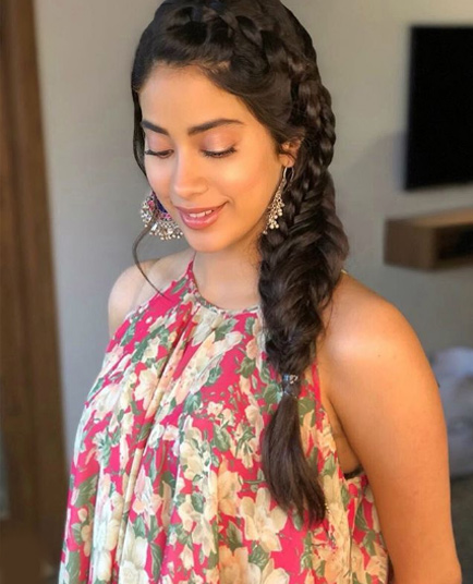 Janhvi Kapoor Flaunts Figure In THIS Floral Bodycon Dress Worth 1.30 Lakhs  [IN PICS]