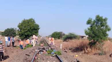 migrants killed, migrants train accident, Train accident, india lockdown,, coronavirus, Aurangabad train accident, aurangabad train accident live, maharashtra train accident, train accident, in Maharashtra