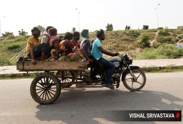 lockdown 4.0, migrants walk home, migrants exodus lockdown 4, migrant journeys coronavirus, coronavirus migrant crisis, migrants exodus coronavirus, UP migrants, delhi migrants, yogi adityanath, indian express news