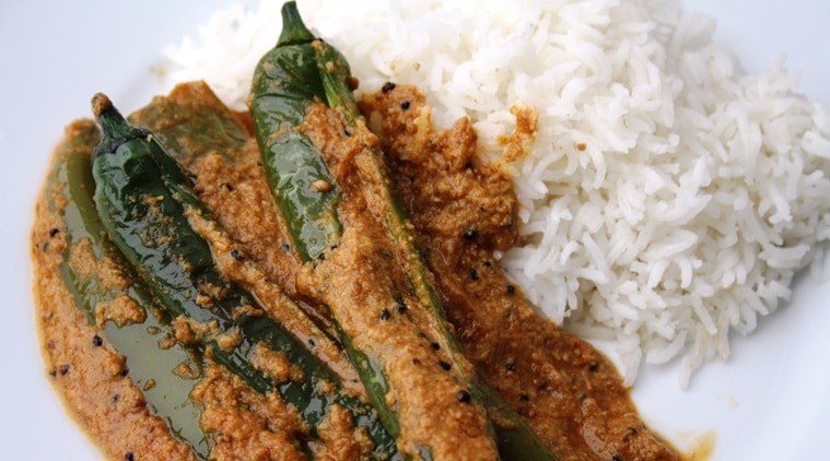 hyderabadi mirchi ka salan, mirchi salan, indianexpress, indianexpress.com, types of mirchi salan, how to make mirchi salan, how to use green chillies, salan paste, mirchi ka salan recipe, easy recipes, maunika gowardhan recipes,