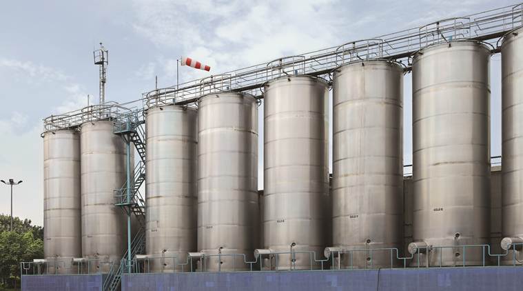 Coronavirus, India Lockdown, Mother Dairy, Mother Dairy plant delhi, Mother Dairy milk supply, supply of esential goods, Coronavirus milk supply mother dairy, indian express
