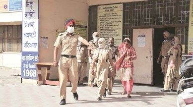 coronavirus, india lockdown, punjab police, punjab police attacked, punjab police asi attacked, indian express news