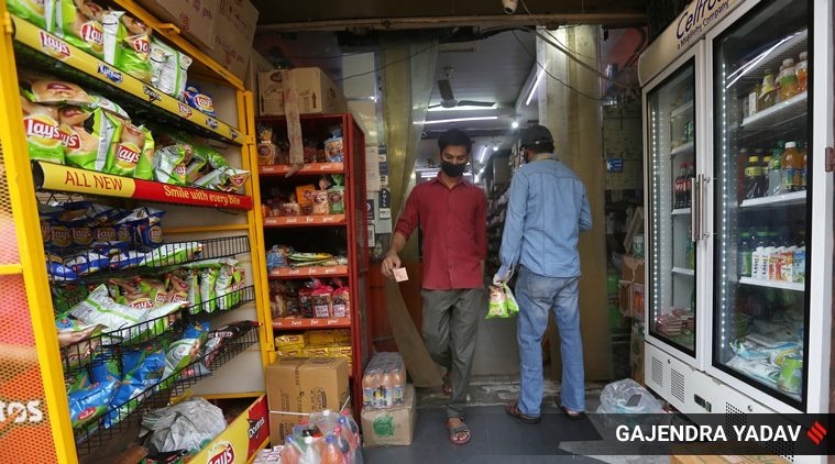 coronavirus, coronavirus in pune, pune containtment zones, essential shops in pune, essential shops time in pune, indian express news,