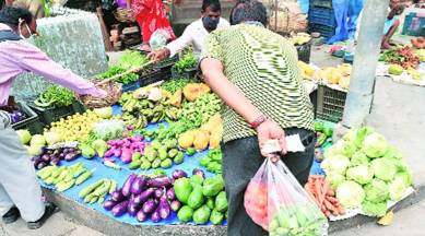 Kolkata: Cyclone damages crop, vegetable prices shoot up